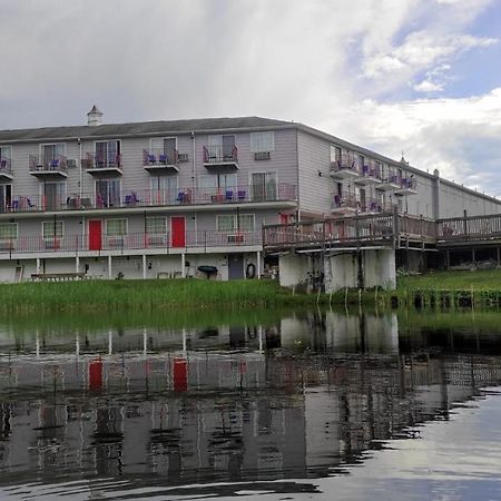 Hotel Super 8 By Wyndham Sturbridge Zewnętrze zdjęcie