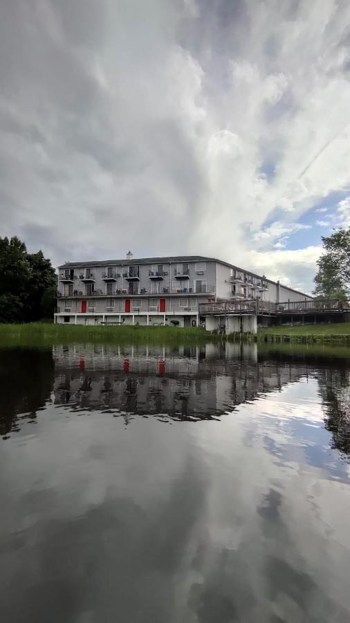 Hotel Super 8 By Wyndham Sturbridge Zewnętrze zdjęcie
