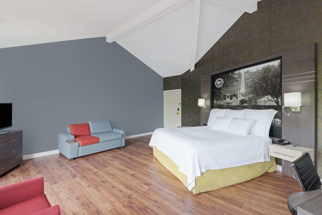 Hotel Super 8 By Wyndham Sturbridge Zewnętrze zdjęcie