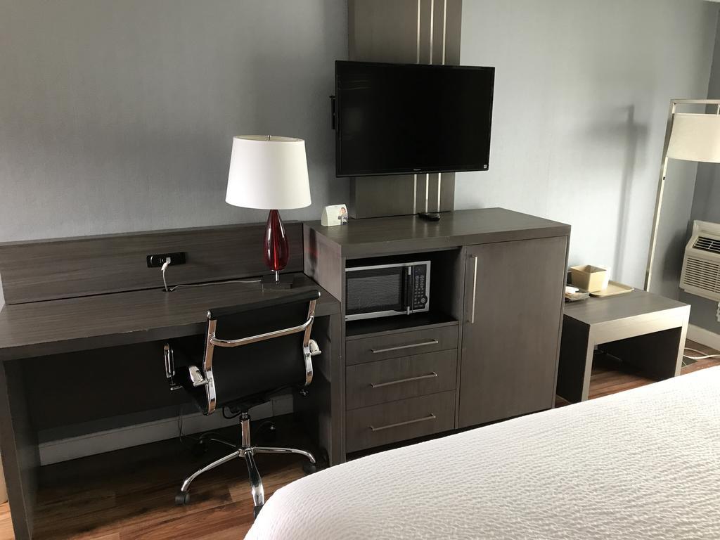 Hotel Super 8 By Wyndham Sturbridge Zewnętrze zdjęcie