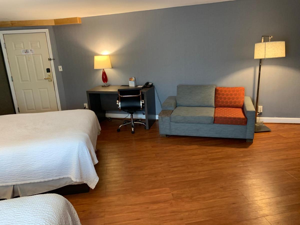 Hotel Super 8 By Wyndham Sturbridge Zewnętrze zdjęcie